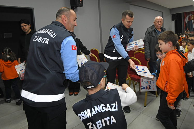 Bursa Osmangazi’de Minikler Zabıta Görevlerini Öğrendi