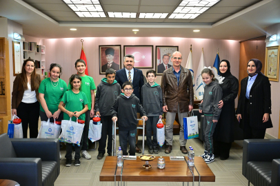 Özel Çocuklar ve Aileleriyle Birlikte Engeller Aşılıyor