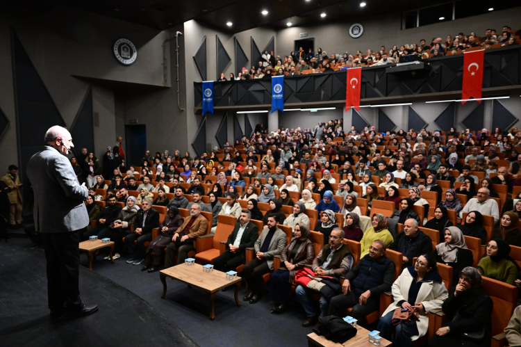 Bursa'da Nurullah Genç Yıldırımlılarla Buluştu