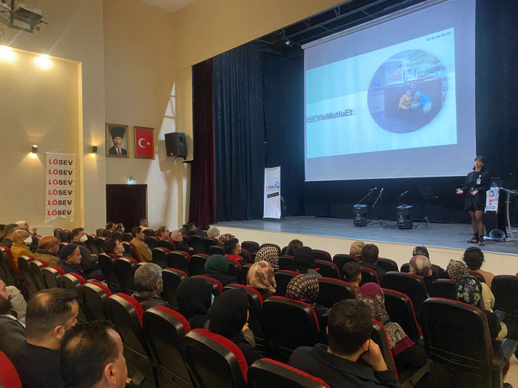 İstanbul'da Mutlu Et Paketleri Ulaştırılıyor