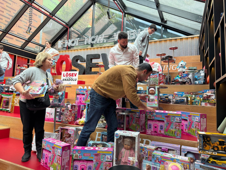 LÖSEV, Çocukların Yeni Yıl Dileklerini Gerçeğe Dönüştürüyor