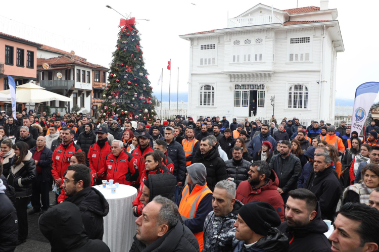 Mudanya’da Yeni Yıl Kutlaması ve Belediye Çalışanlarına Teşekkür