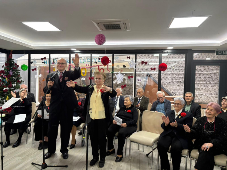 Nilüfer Belediyesi’nin huzurevlerinde yeni yıl morali