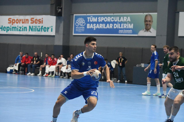 Nilüferli Hentbolcular Rize'yi Yendi