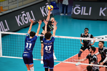 Osmangazi Belediyespor Erkek Voleybol Takımı Evinde Net Galibiyet Aldı