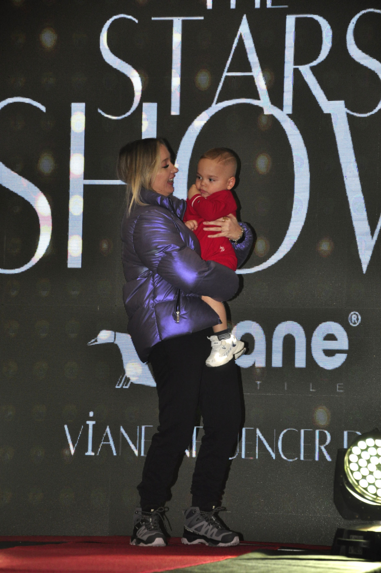 Viane Bursa'da İlk Influencer Defilesiyle Büyük İlgi