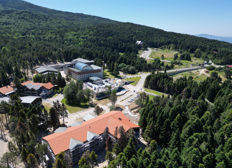 Stratejik Zirvelerle Geleceğe Yön Veren Platform