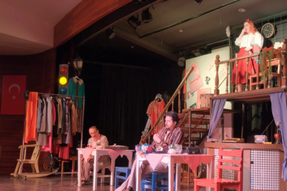 İnegöl'de Tiyatro Festivali Başladı