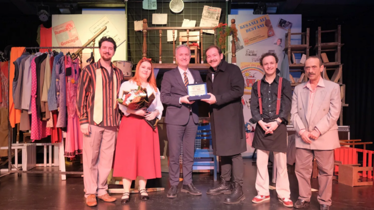 İnegöl'de Tiyatro Festivali Başladı