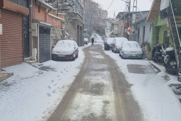 Bursa Osmangazi’de Kar Yağışına Hızlı Müdahale