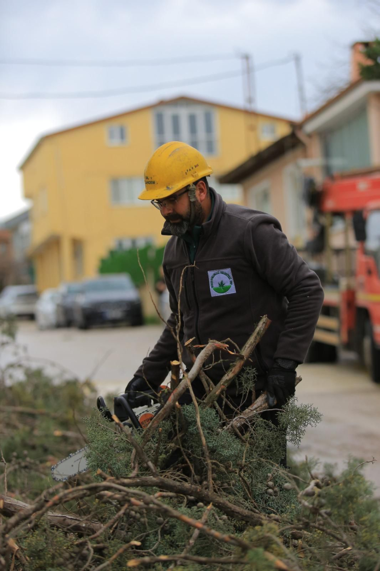 Bursa Osmangazi'de Lodos ve Sağanağa Hızlı Müdahale