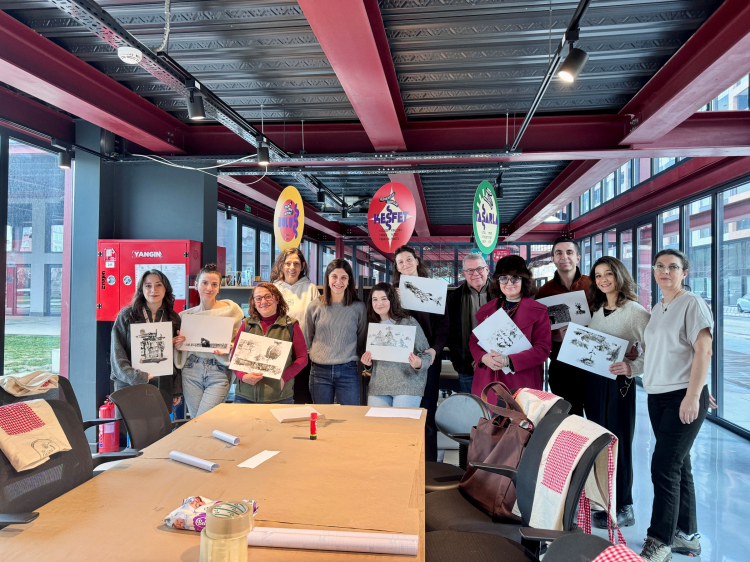 Depoda Sanat Var: Şeffaf Katmanlar Atölyesi