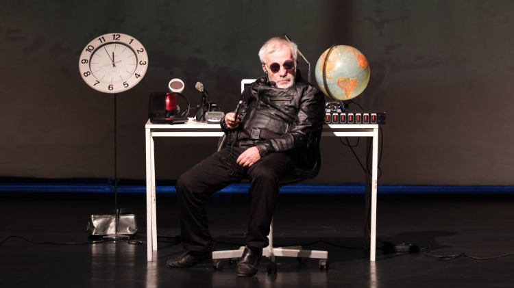 Bursa’da Tiyatro Gösterisi Sıcacı Sanatseverlerle Buluştu