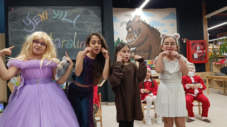 Bursalı Minik Yetenekler Yeni Yıla Sahne Aldı