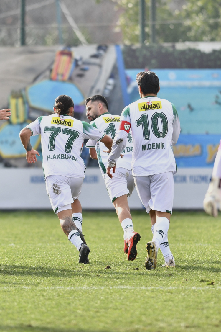 Bursaspor Deplasmanda Tek Golle Kazandı