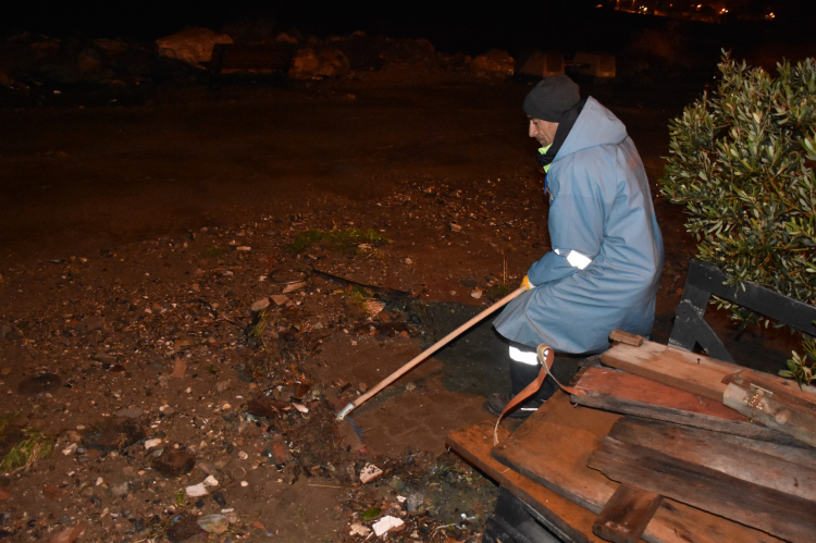 Gemlik’te Fırtına Sonrası Sahil Temizliği ve Yeniden Kullanıma Hazır Hale Getirme