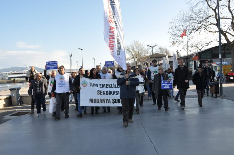 Emekliler için dayanışma ve savunulan talepler