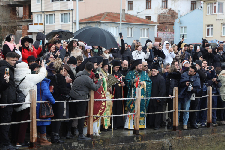 Kelimeye dokunan kutsal tören