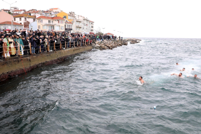 Kelimeye dokunan kutsal tören