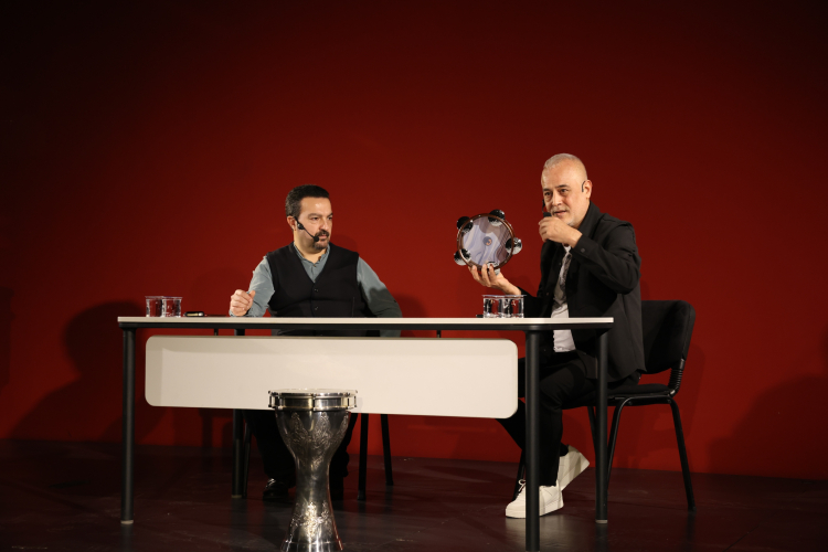 Bir Luthier ve Enstrüman Yolculuğu: Emin Bolat ile Söyleşi