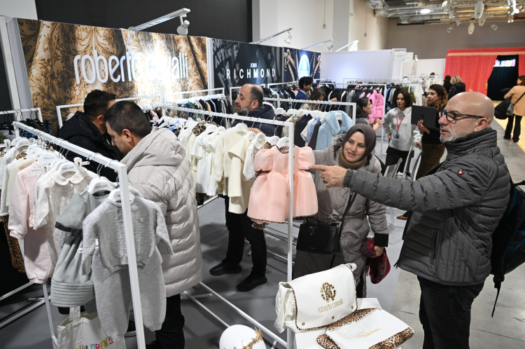 Yeni Pazarlar ve Sektöre Destek