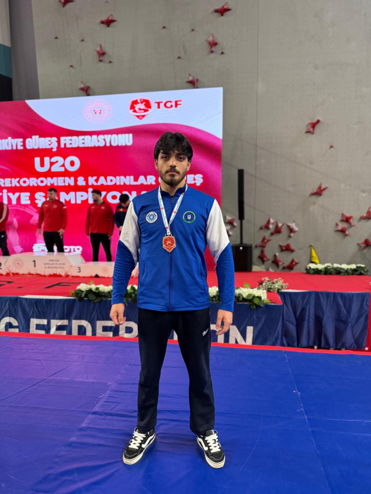 Bursa Büyükşehir Futbol Ekibi 3 Madalya Kazandı