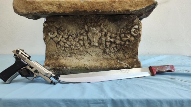 Bursa’da Tarihi Eser Operasyonu: Lahit ve Obje Ele Geçirildi