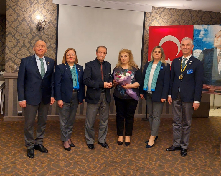 Bursa’nın İpek Ustasına Rotary Ödülü