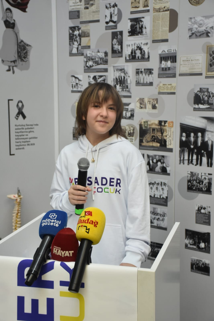 Busader: Geleceğe Çocuklarla Yürüyor