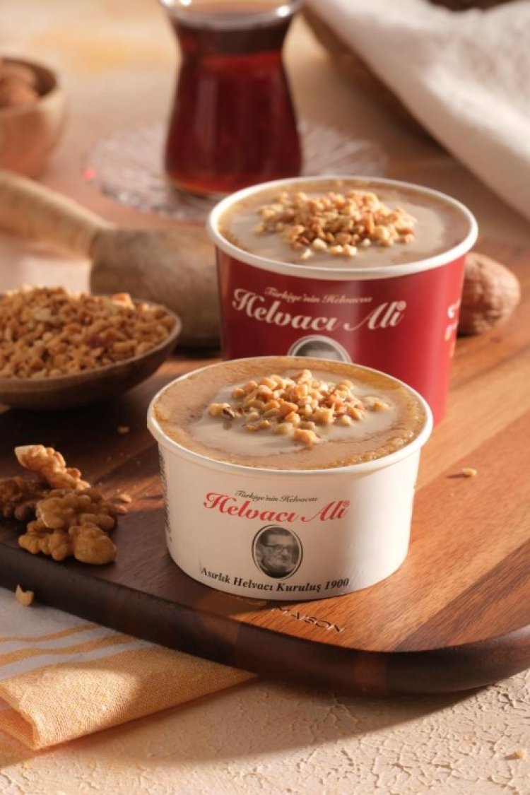 İftarda En Çok Tercih Edilen Dondurmalı İrmik Helvası