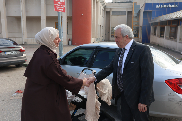 Nilüfer Belediye Başkanı Özdemir, Anne Taksi ile yola çıktı