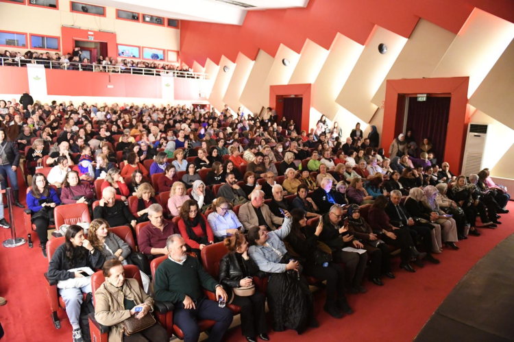 Osmangazi Belediyesi’nin festivalinde sahnelenen Deli Ayten müzikali