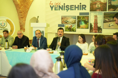 Yenişehir Belediyesi Başkanı Ercan Özel, BUÜ öğrencileriyle iftarla buluştu