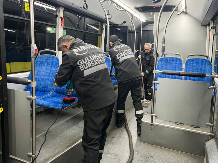 Bursa Büyükşehir’den Bayram Temizliği Toplu Taşıma