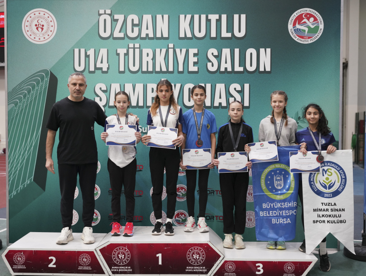 Bursa Büyükşehirsporlu Atletler Türkiye Şampiyonası’nı 3 Madalyayla Tamamladı