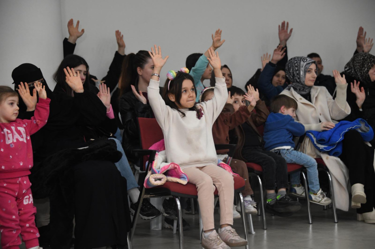 Bursa Demirtaş’taki Çocuklar Doyasıya Eğlendi