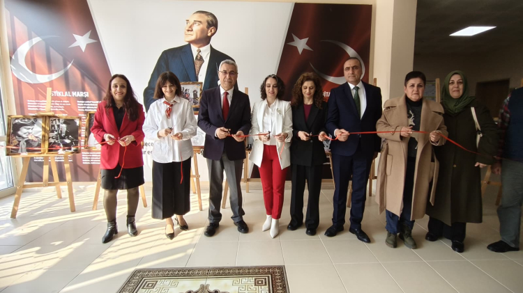 Bursa Gemlik’te İlmek İlmek Cumhuriyet Kadınları Sergisi