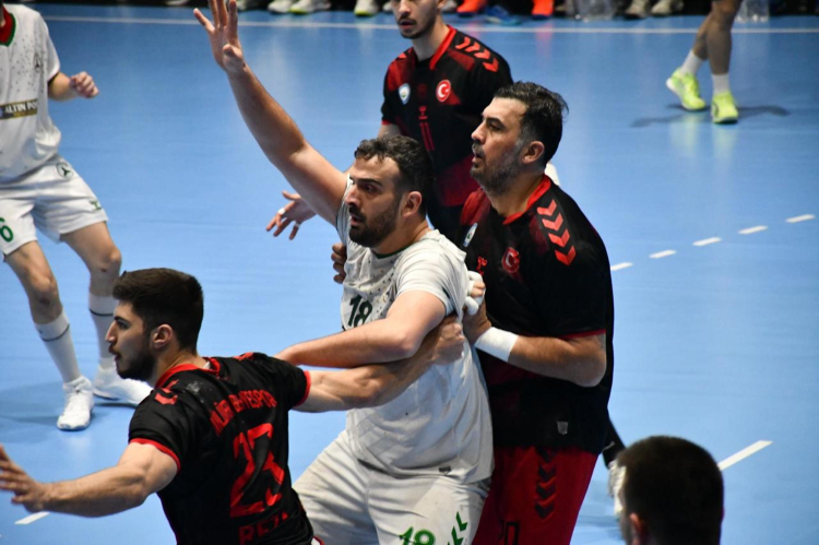 Nilüfer Belediyespor Erkek Hentbol Takımı Play-Off’a başarıyla devam ediyor