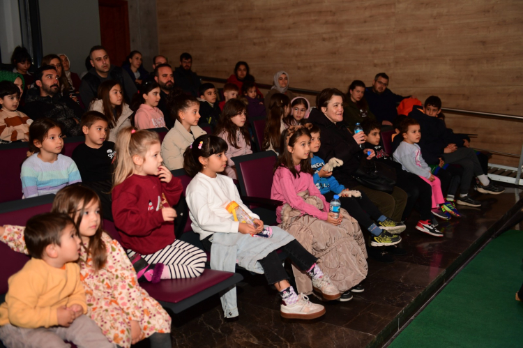 Çocuklar İçin Hansel ve Gretel: Interaktif Tiyatro Deneyimi