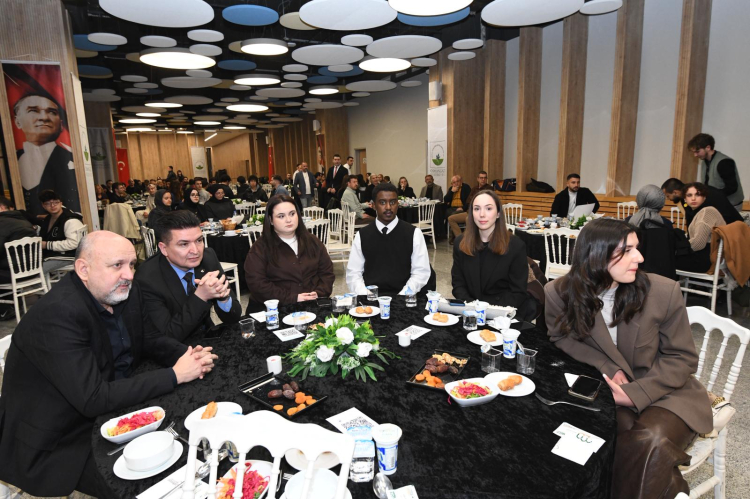 İftar Buluşmasıyla Gençler Biraraya Geldi