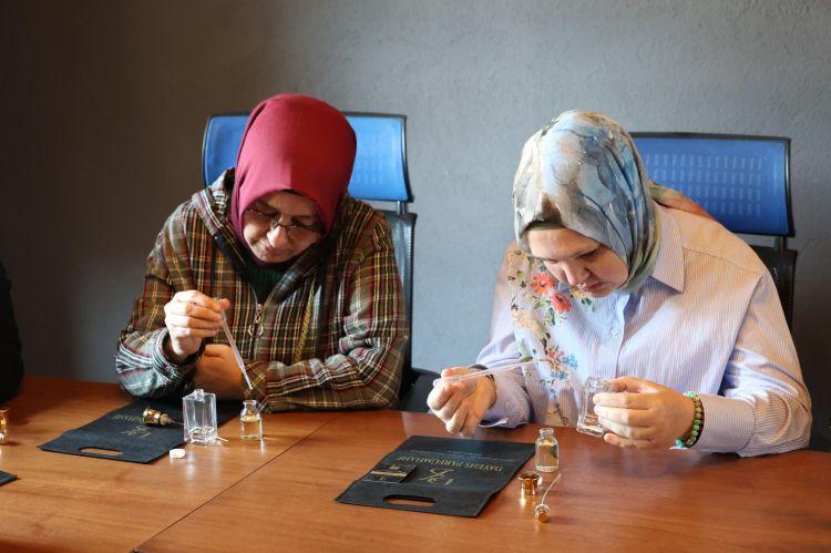 Parfüm Yapımı Atölyesi