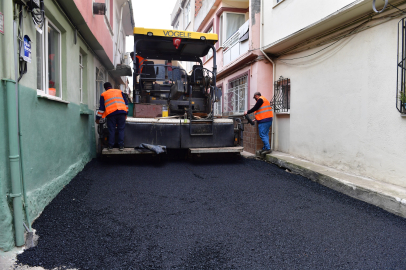 Çiftehavuzlar Sokakta Sıcak Asfaltla Yol Yenileme