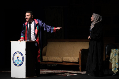 Karanlıkta Açan Çiçekler