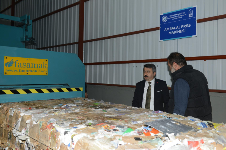 Bursa Yıldırım'da Geri Dönüşüm Her Ay 5 Bin Ağaç Kurtarıyor