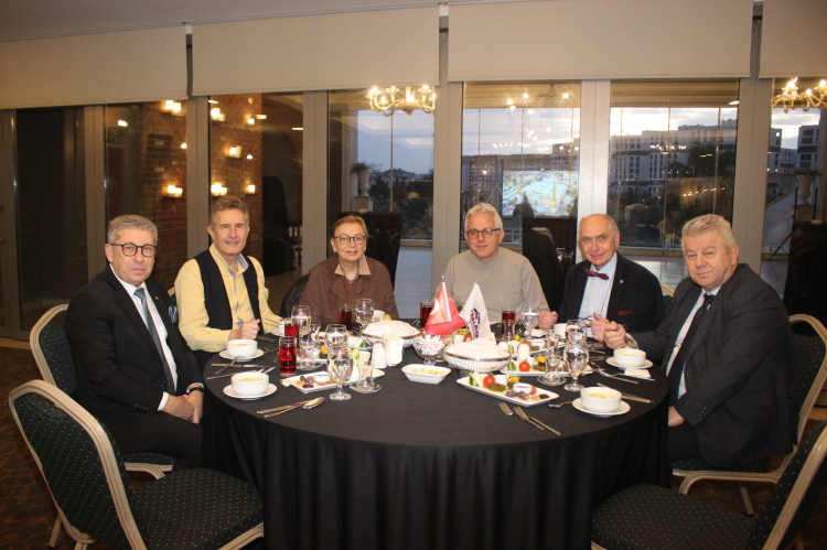 Bursa’da BUMİAD’dan Dayanışma İftarı