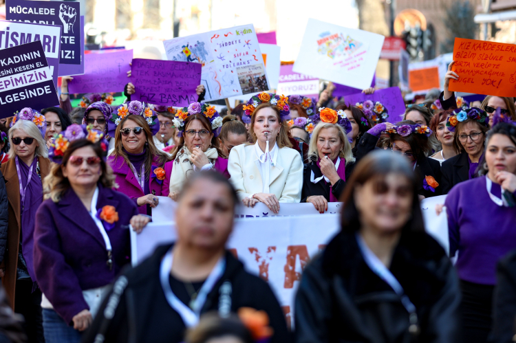 Kadınlar dayanışmasıyla şehirde buluşma