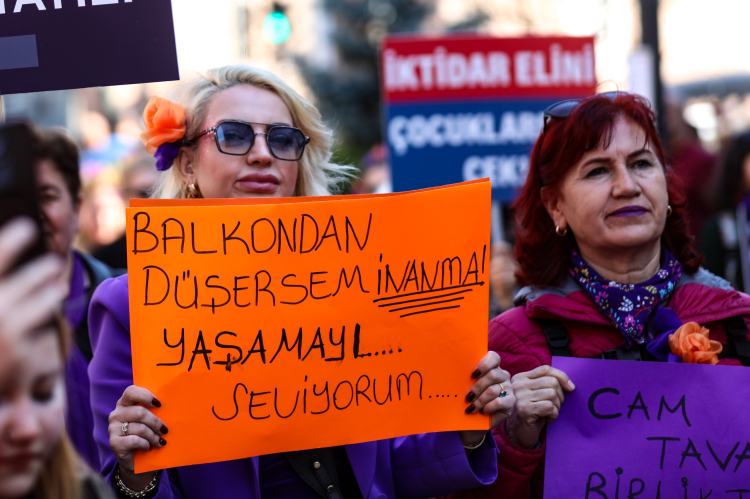 Kadınlar dayanışmasıyla şehirde buluşma