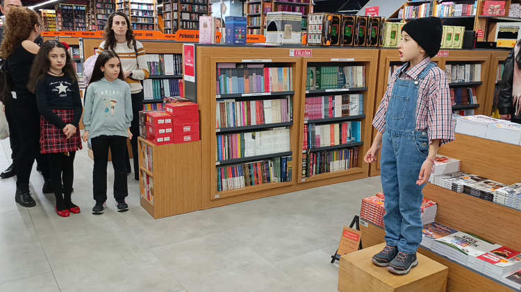 Çocukların Yorumu: Bursada Ünlü Tiyatro Tiratları Sahnede