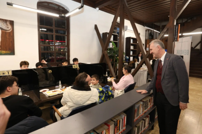 İnegöl'de Başkan Taban Öğrencilerle Buluştu