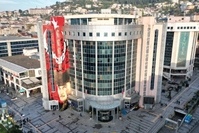 İzmit Belediye Başkanı Hürriyet Güvenin Zirvede